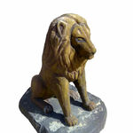 фото Скульптура садовая Лев